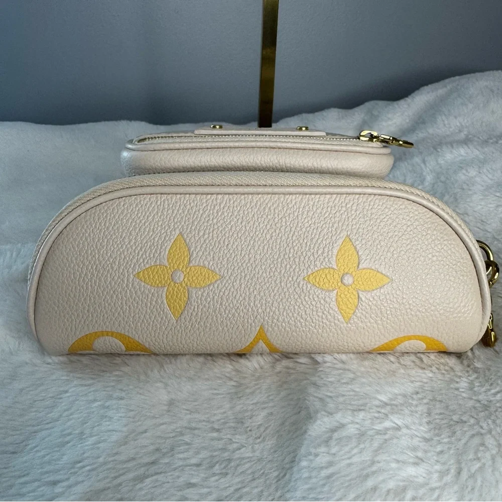 Louis Vuitton Empreinte Monogram Giant Mini By The Pool Bumbag Cream Saffron - Picture 3 of 13